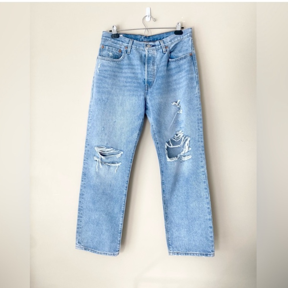 Levi’s , women’s 30 x 30 , 501 baggy 90’s jeans.